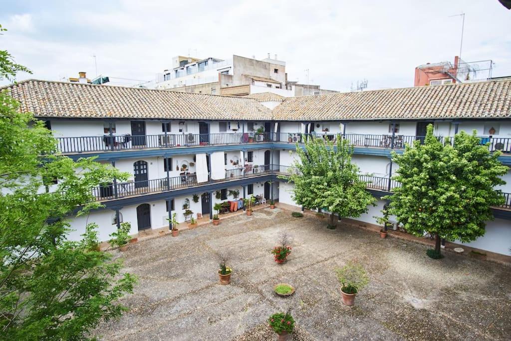 Corral Central Oasis Sevilla Exterior foto